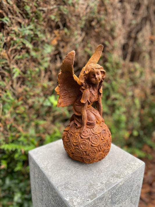 Fairy on Roses – Iron Sculpture. 31x13x13cm - 4.3Kg