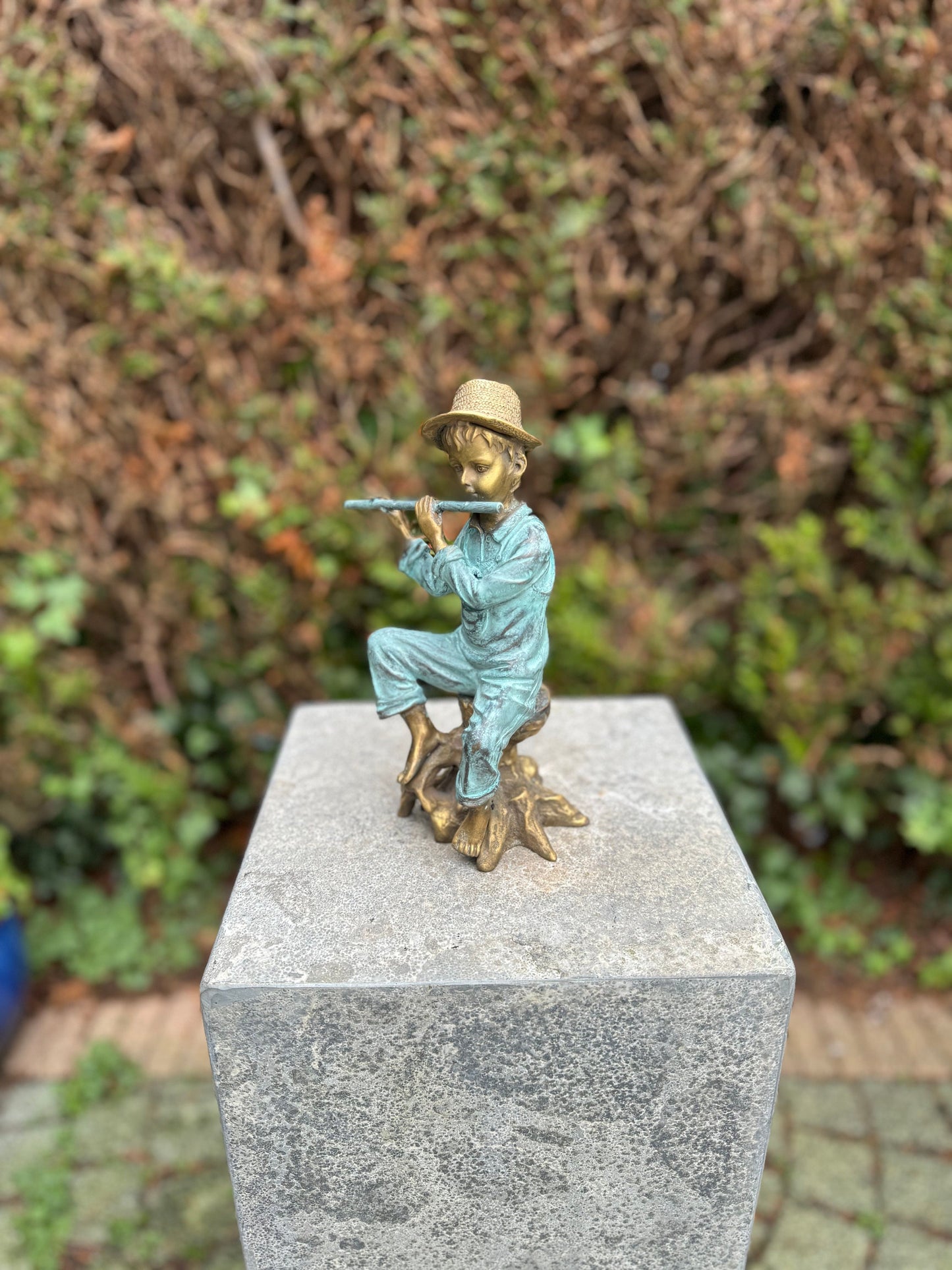 Melody in the Garden – Bronze Sculpture. 10x14x23cm - 1.4Kg