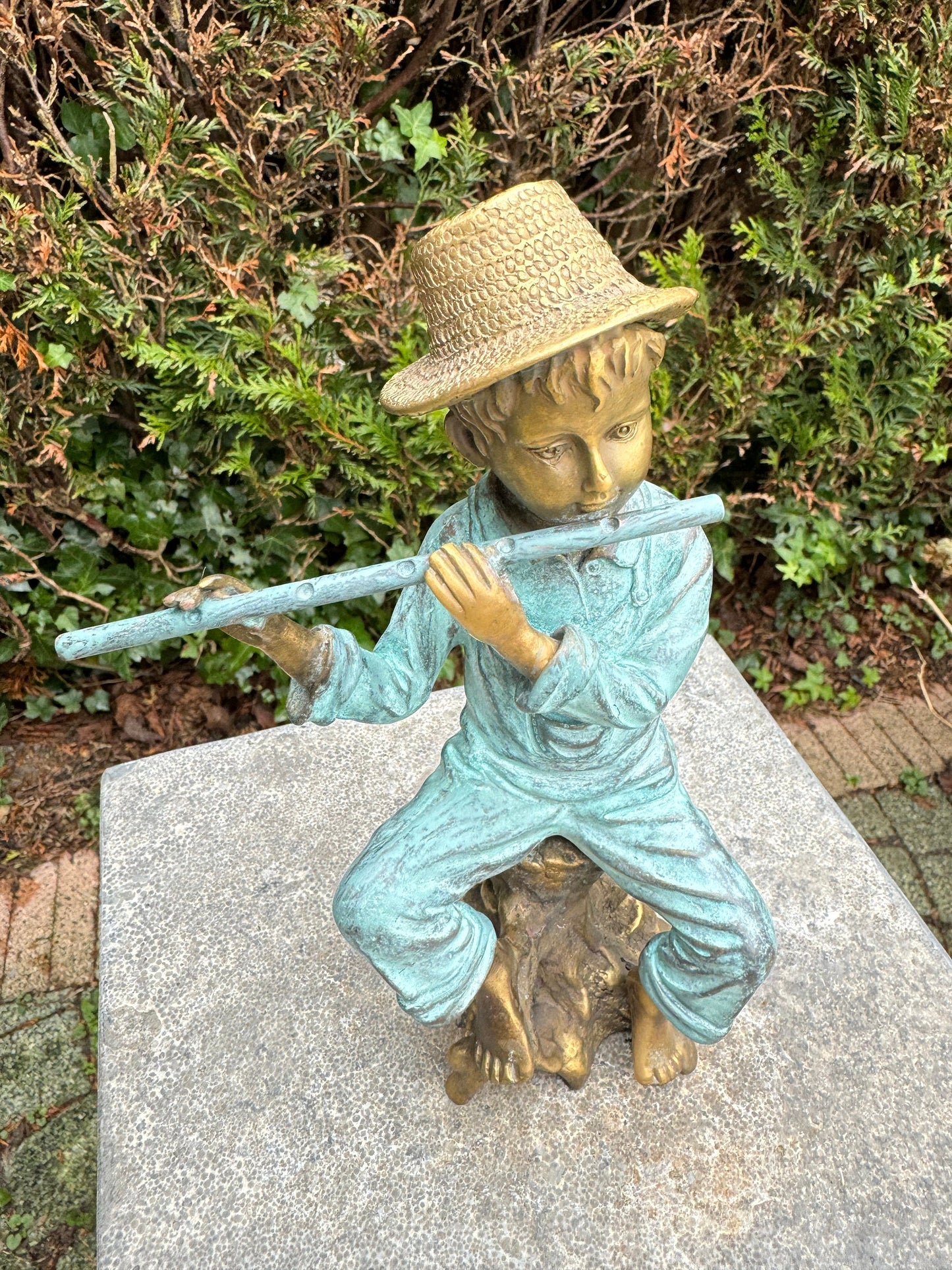 Melody in the Garden – Bronze Sculpture. 10x14x23cm - 1.4Kg
