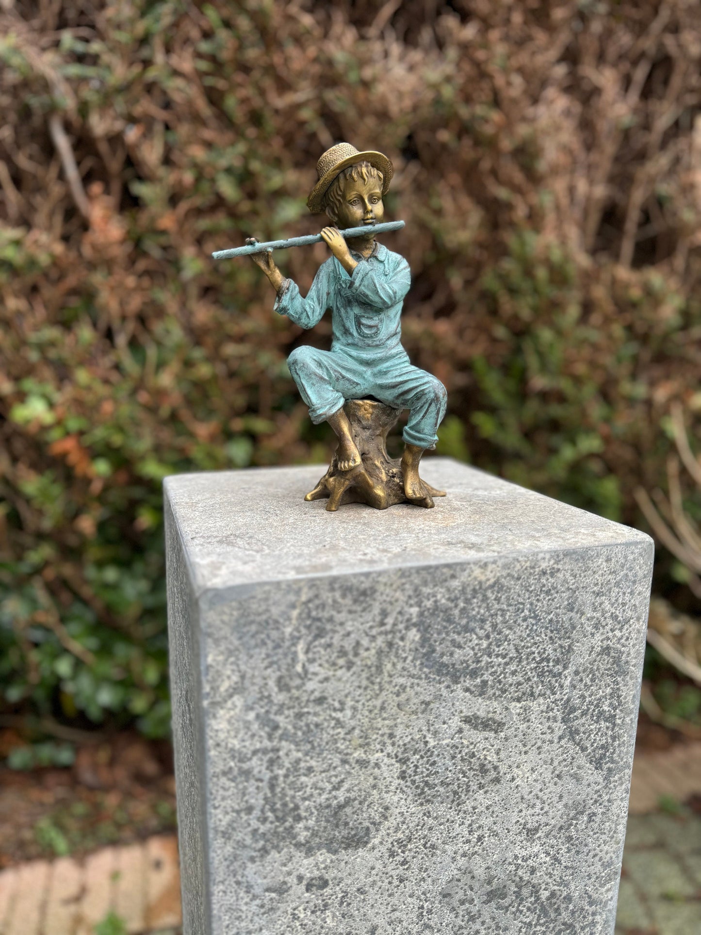 Melody in the Garden – Bronze Sculpture. 10x14x23cm - 1.4Kg