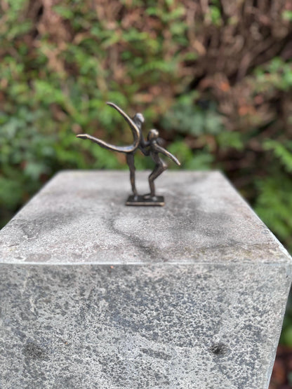 Dancing Figures – Bronze Sculpture. 9x3x11cm