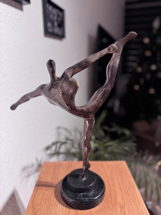 Poised Dancer – Bronze Sculpture. 34x15x42cm - 5Kg