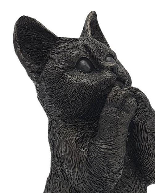 Cheeky Cat – Bronze Sculpture. 9x9x24cm - 1Kg