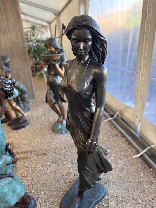 Elegant Stroll – Bronze Sculpture. 62x42x172cm - 20Kg