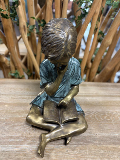 Curious Reader – Bronze Sculpture. 32x24x40cm