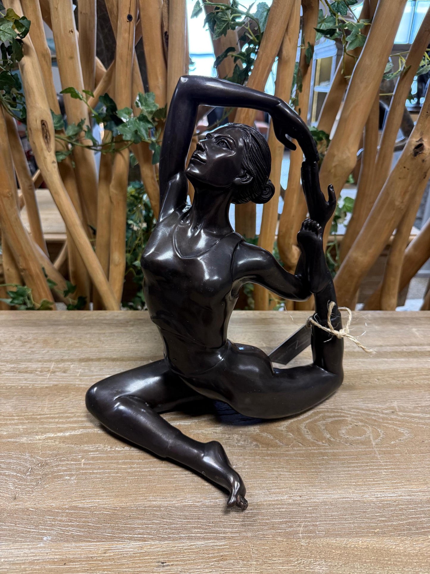 Graceful Balance – Bronze Sculpture. 24x21x33cm - 3Kg